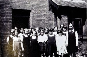"Pioneer House" Wroxham, Evacuee pupils from Columbia Road School, Bethnal Green, London.