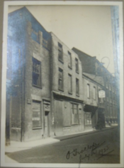 br-114-121-photo-by-o-trollope-1-july-1925-2nd-pic-002