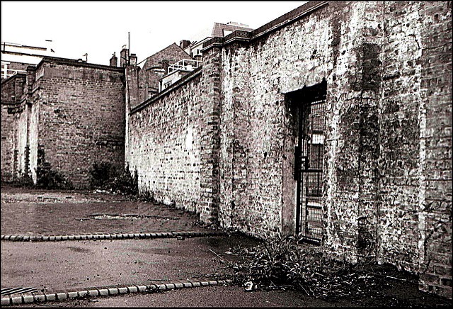 6 Marshalsea wall